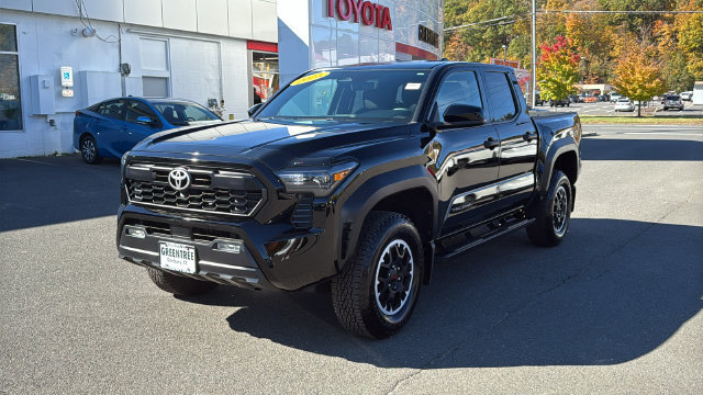 Used 2025 Toyota Tacoma TRD Off-Road AWD/4WD image 3