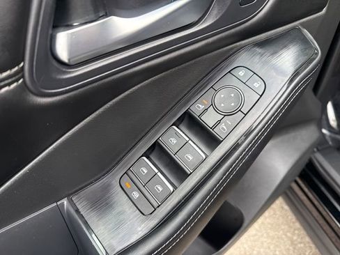 Used 2023 Nissan Rogue SL image 10