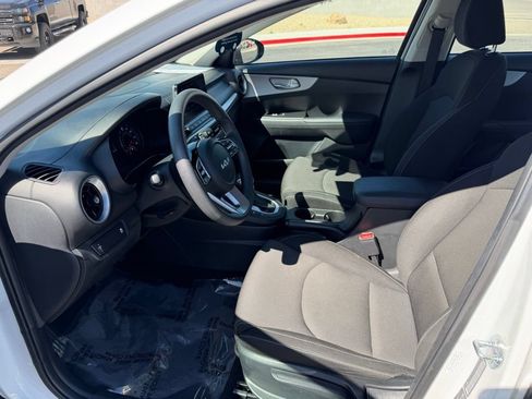Used 2024 Kia Forte LXS FWD image 11