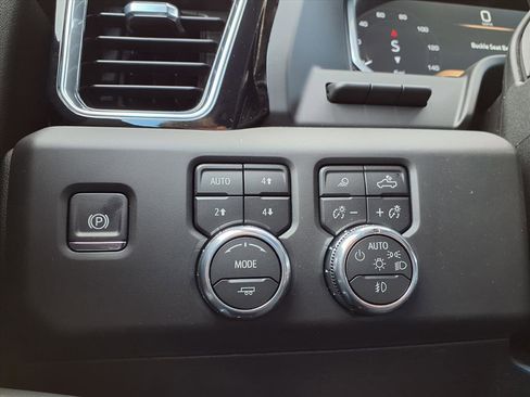 New 2026 GMC Sierra 2500 Denali w/ Denali Reserve Package image 16