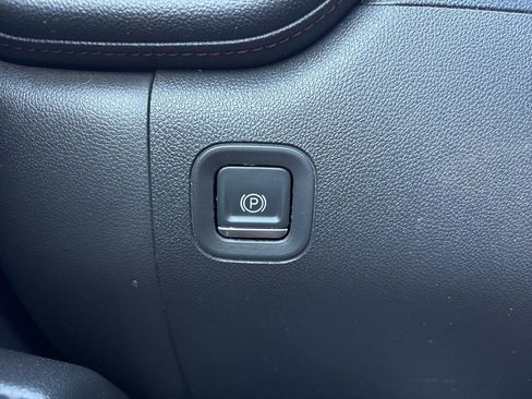 Used 2021 GMC Sierra 1500 AT4 image 26