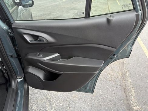 New 2026 Chevrolet Trax LT w/ LT Convenience Package FWD image 27