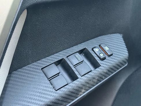 Used 2013 Toyota RAV4 XLE image 29