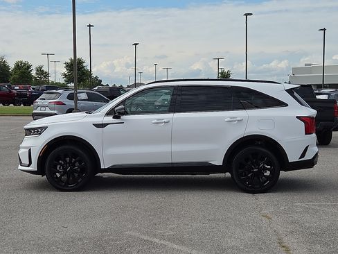 Used 2023 Kia Sorento SX AWD/4WD image 3