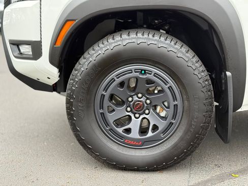 Used 2025 Nissan Frontier PRO-4X w/ Pro Convenience Package AWD/4WD image 9