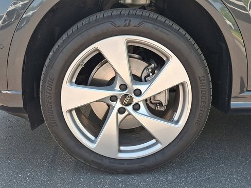 Certified 2025 Audi Q5 Premium w/ Premium Plus AWD/4WD image 8