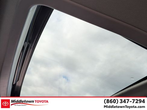 Certified 2019 Toyota Sienna SE w/ SE Preferred Package image 29