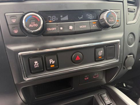 Used 2024 Nissan Titan SV w/ SV Convenience Package image 25