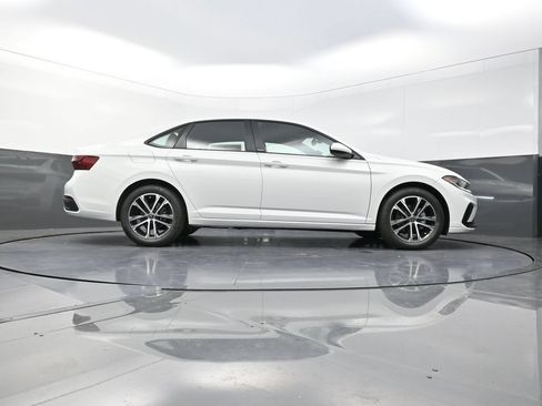 Used 2026 Volkswagen Jetta Sport FWD image 29