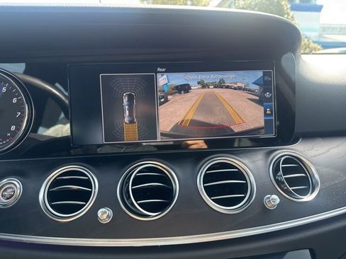Used 2017 Mercedes-Benz E 300 4MATIC image 27