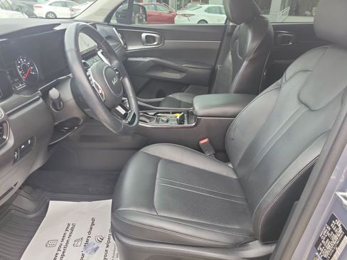 Used 2022 Kia Sorento S w/ Panoramic Sunroof Package image 17