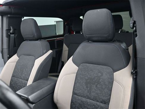 Used 2022 Ford Bronco Wildtrak image 29