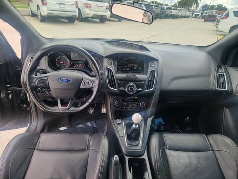 Used 2015 Ford Focus ST w/ Equipment Group 402A FWD image 17