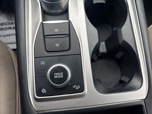 Used 2020 Ford Explorer XLT w/ Comfort Package image 10