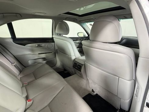 Used 2012 Lexus LS 460 w/ Luxury Value Edition RWD image 30