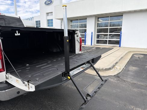 Certified 2019 Ford F150 Lariat w/ Equipment Group 502A Luxury image 22