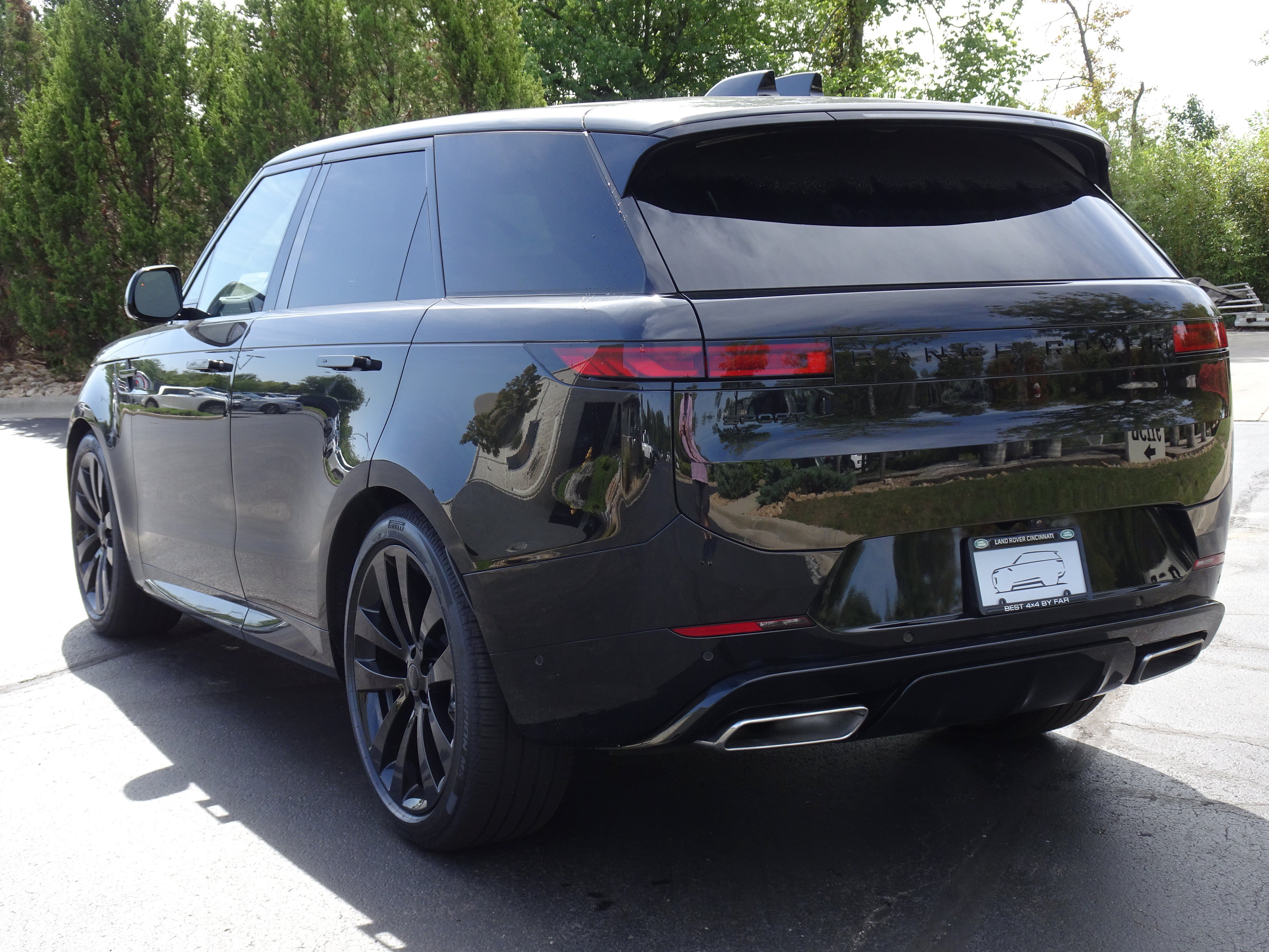 New 2027 Land Rover Range Rover Sport Dynamic SE AWD/4WD image 4
