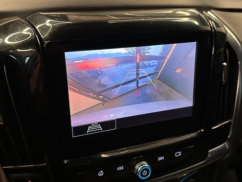 Used 2021 Chevrolet Traverse LT AWD/4WD image 14
