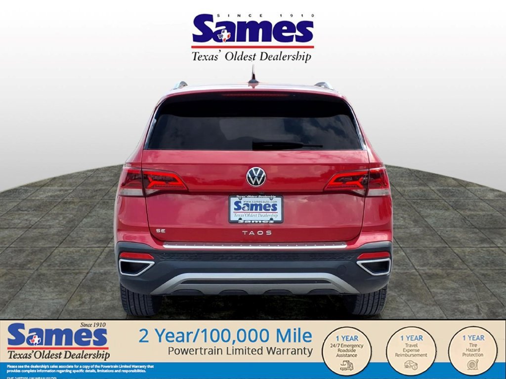 Used 2024 Volkswagen Taos SE w/ MDO Package FWD image 4