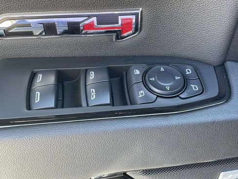 Used 2024 GMC Sierra 1500 AT4 w/ Technology Package AWD/4WD image 17