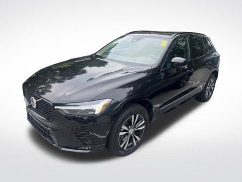 Used 2025 Volvo XC60 B5 Core AWD/4WD image 3