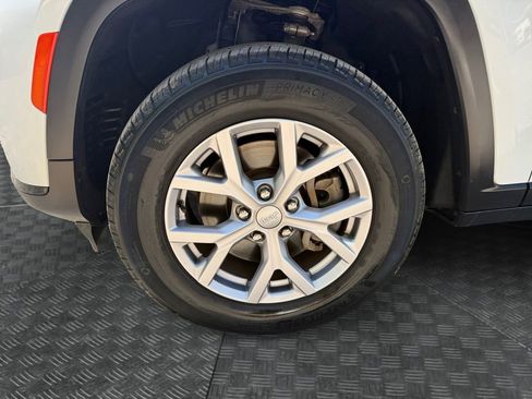 Certified 2022 Jeep Grand Cherokee L Laredo RWD image 14