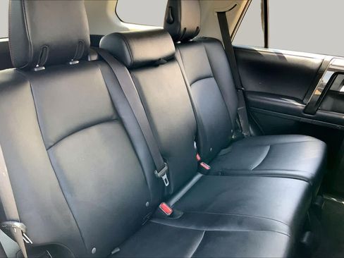 Used 2018 Toyota 4Runner TRD Off-Road Premium AWD/4WD image 20