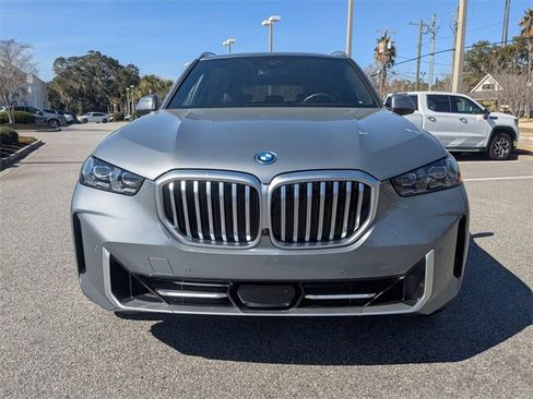Used 2025 BMW X5 xDrive50e image 9