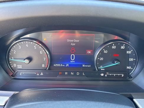 Used 2023 Ford Explorer XLT image 28