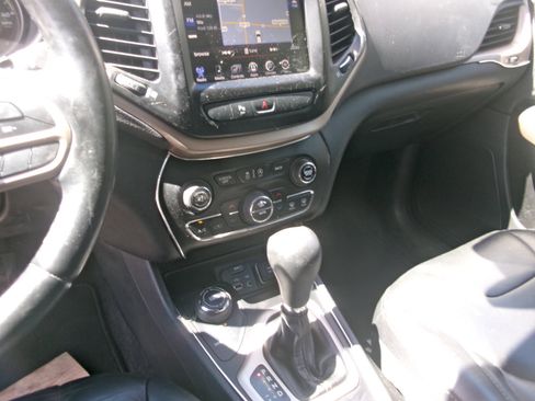 Used 2018 Jeep Cherokee Limited w/ Trailer Tow Group image 10