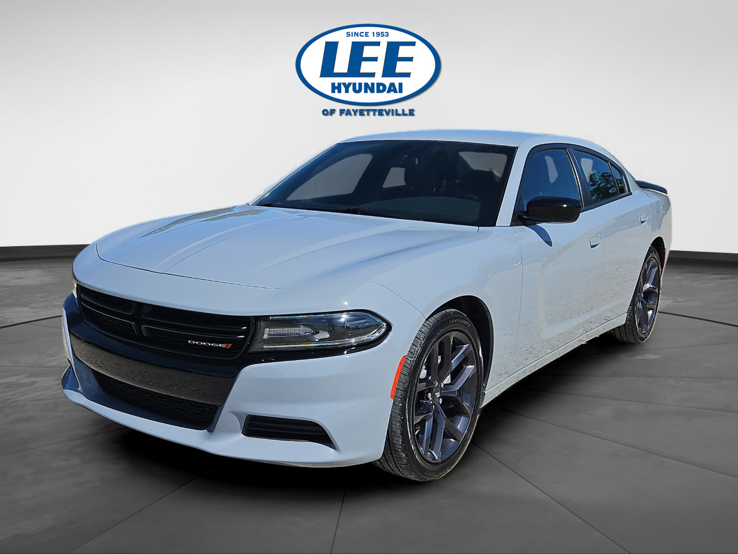 Used 2021 Dodge Charger SXT w/ Blacktop Package RWD image 7