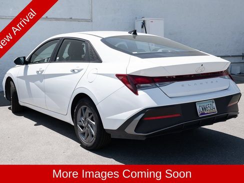 Used 2024 Hyundai Elantra SEL FWD image 5