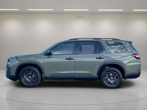 New 2026 Honda Pilot TrailSport image 2