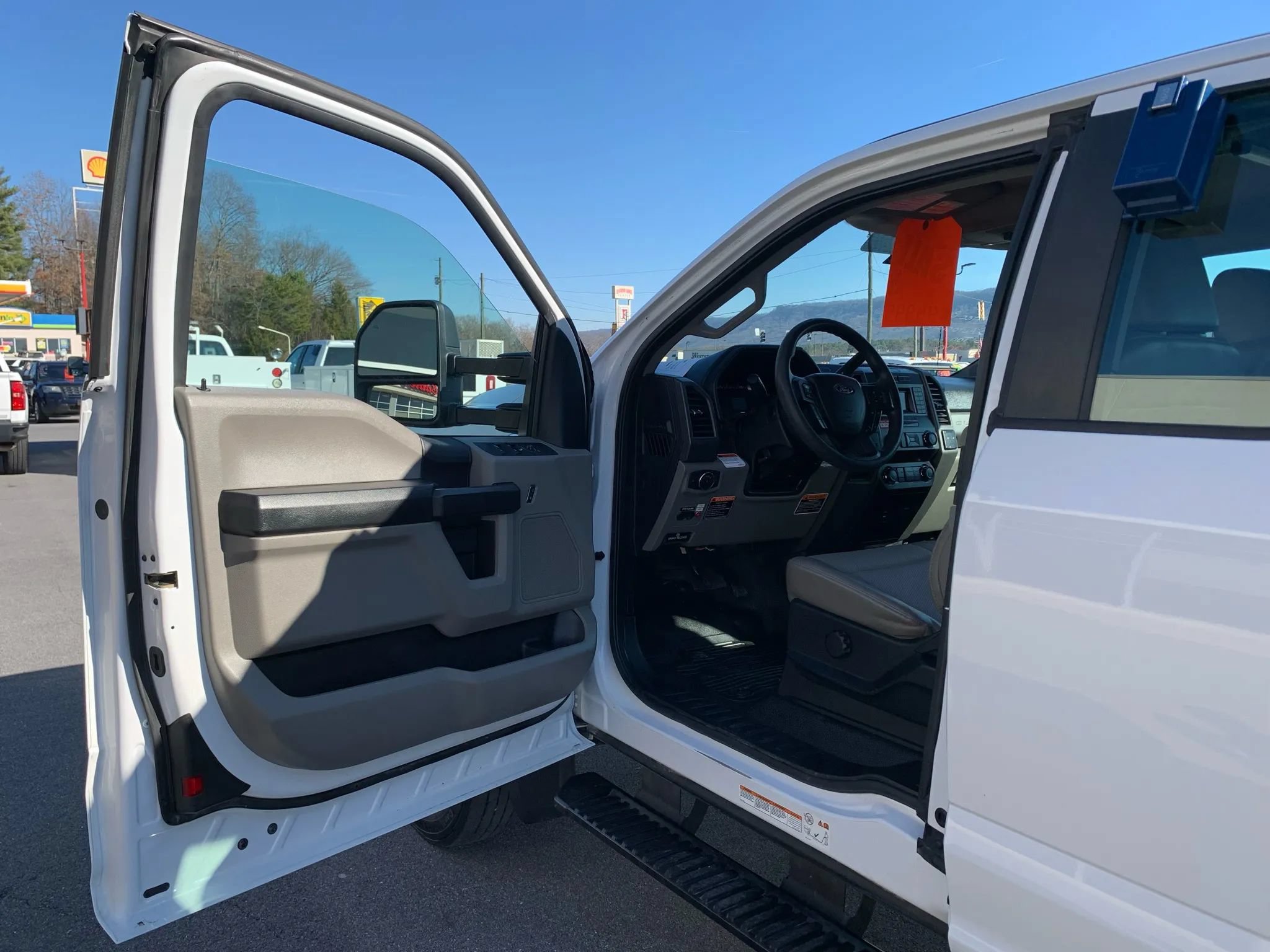 Used 2019 Ford F550 2WD SuperCab Super Duty image 8