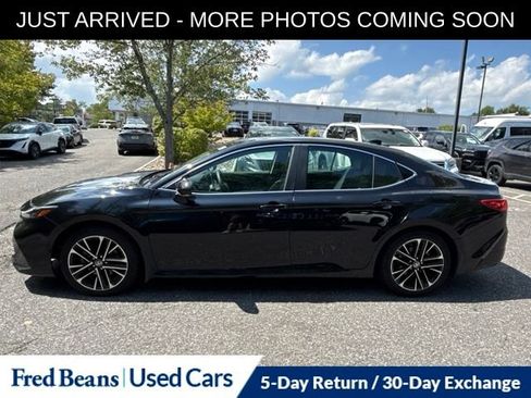 Used 2025 Toyota Camry XLE w/ Premium Plus Package AWD/4WD image 4