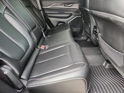 Used 2023 Jeep Grand Cherokee 4WD 4xe image 28