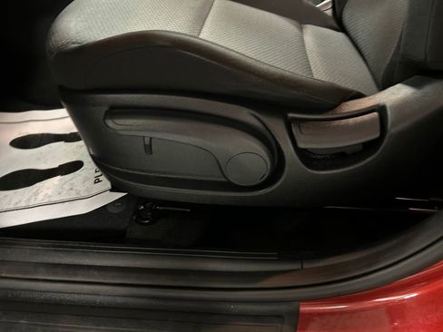 Used 2025 Kia Soul LX w/ LX Technology Package image 11