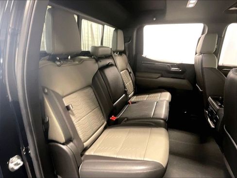 Used 2022 Chevrolet Silverado 1500 ZR2 w/ Technology Package AWD/4WD image 16