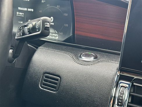 Used 2021 Lincoln Navigator Reserve image 38