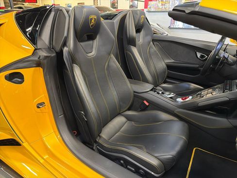 Used 2016 Lamborghini Huracan LP 610-4 AWD/4WD image 28