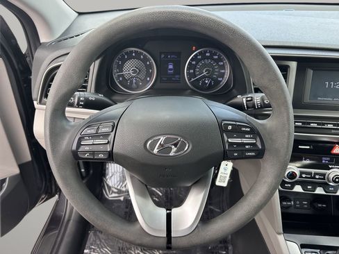Used 2020 Hyundai Elantra SE image 26
