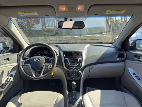 Used 2017 Hyundai Accent SE FWD image 29