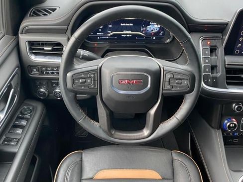 Used 2024 GMC Yukon AT4 w/ AT4 Premium Package AWD/4WD image 7