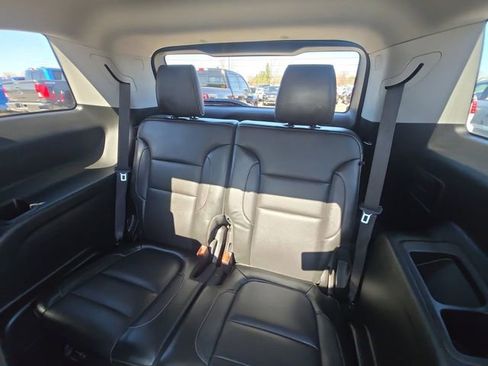 Used 2018 GMC Acadia SLT image 16