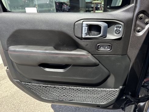 Used 2020 Jeep Gladiator Rubicon AWD/4WD image 22