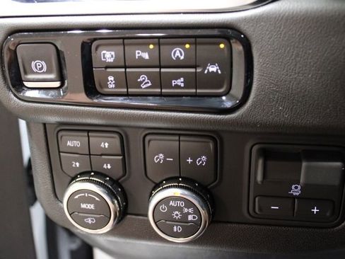 New 2026 GMC Yukon XL Denali AWD/4WD image 39