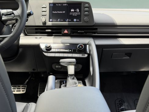 New 2026 Hyundai Elantra SEL Sport FWD image 11