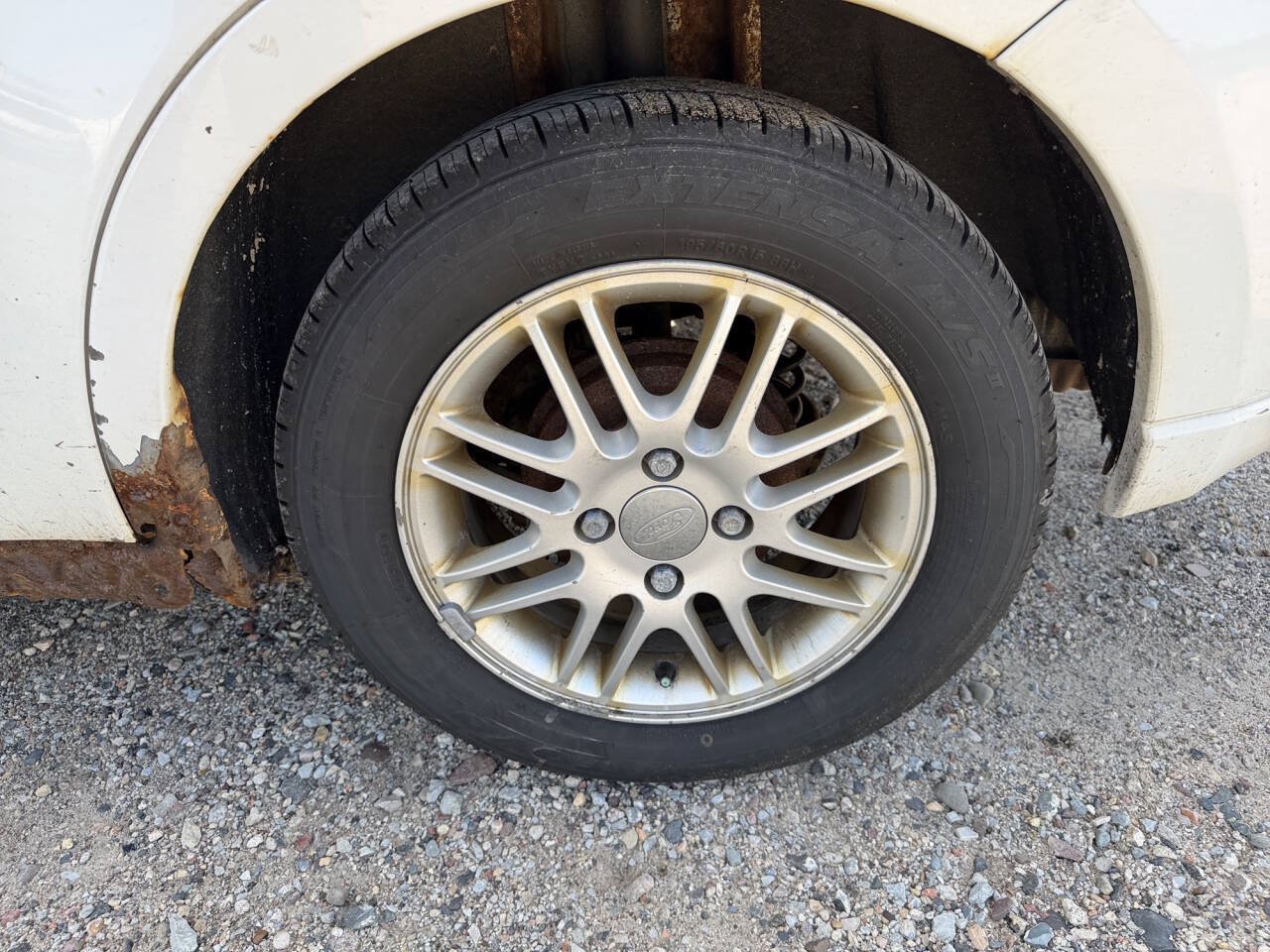 Used 2008 Ford Focus SES FWD image 10