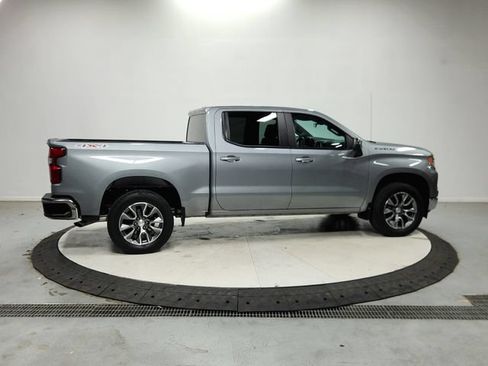 Used 2024 Chevrolet Silverado 1500 LT AWD/4WD image 9