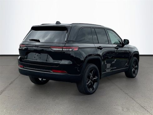 New 2025 Jeep Grand Cherokee Limited w/ Black Appearance Package image 10